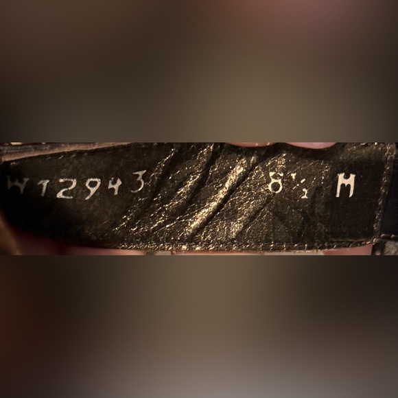 Stuart Weitzman Pewter T Strap Platform Heel Size 8.5 - Picture 5 of 5